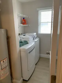 Clean and Comfortable 4 bedroom, 3 1/2 Bath Great 6th & Ocean Ave Location - Image 2