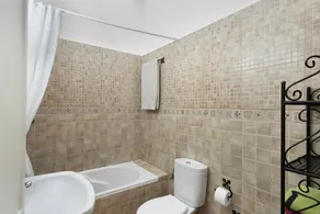 Holiday Home 'Beautiful Beach Bungalow' with Shared Pool, Wi-Fi & Air Conditioning - Image 3