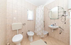 Stunning apartment in Drvenik Mali - Image 2