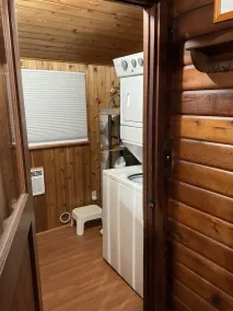 Cabine confortable sur la rivière Sol Duc pour quatre personnes. Cuisine entièrement fournie et linge. - Image 2