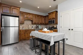 Sleeps 10 • Backyard Retreat • Near KCI & Weston - Image 2