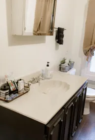 Beautiful Private Lakefront Cottage with Hot tub - Image 3