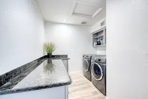 Emplacement imbattable dans la vieille ville avec concierge gratuit! - Image 2