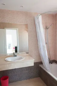 Smuk 3-sengers dobbeltseng - 2 private hot tubs - sovepladser op til 8 personer - Image 3