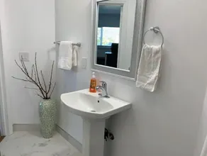 Private Studio/Downtown/Free Washer/Dryer/Fast Wi-Fi - Image 4
