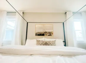 The Melmore Cabin, cozy and spacious gathering space - Image 5