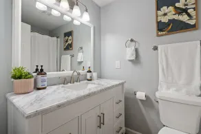 Cheerful 4 bedroom home  one level with hot tub and park like feel - Image 3