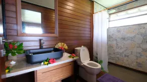 bungalow lagoon side / 6 people max / Moorea / 3 bedrooms with A/C, 2 bathrooms - Image 2