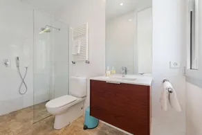 Villa Gotmar 138 är ett lyxigt 4 sovrum, fyra badrum villa med utsikt över bergen och en pool pr - Image 2