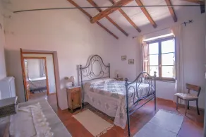 House with private pool at 2,8 km from Castiglione di Garfagnana. Panoramic view - Image 5