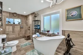 Spacious High Quality New Home - 1 Block to the Beach - 1 Pet Friendly - Image 2