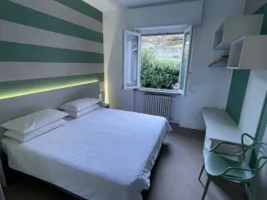 Apt in Stresa, superb view of Lake Maggiore, balcony, WiFi, A/C, garage & garden - Image 3