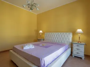 Luksus villa med udendørs jacuzzi til 10/12 personer. - Image 2