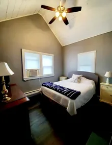 Enchanted Waterfront Cottage - Image 4