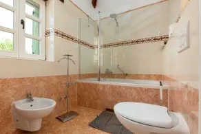 Charmante 3-Schlafzimmer-Villa Oase mit Pool und großem Garten - Image 3