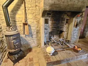 Spacious Farmhouse in Apecchio With Pool - Image 5