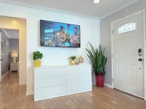 Wow location, near beaches/Harbor, shopping, restaurants, close to Ohana grounds - Image 2