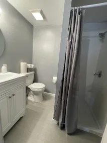 Spacious Studio with Private Entry - Image 2