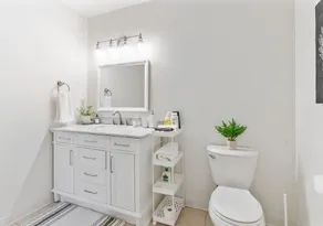 Chic Townhouse Near SPAC, Restaurants, 3 bedrooms, King Beds, Pet Friendly - Image 2