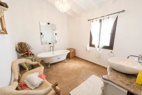 Cortijo Osborne - Image 3