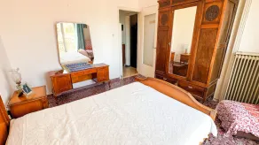 F5 seafront apartment with rooftop sea view - Image 2