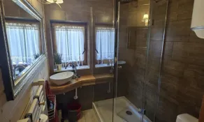 Holiday home, private sauna and jacuzzi - Image 5