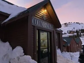Ski in/out condo with three queens - Image 3