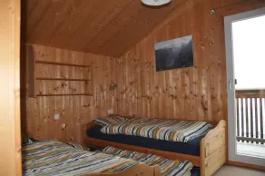 50 m to the slopes, own parking lot - Image 4