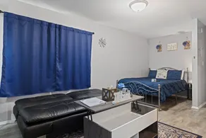 Rustic Spacious Studio/Aurora area/Sleeps 2/Pet Friendly/FREE WI-FI & Parking - Image 5