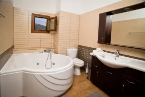 For families & friend groups close to beaches &climbing sectors. Great location! - Image 3