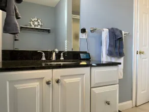 Hot Tub, Putting Green, 5 min walk to the beach, shops & restaurants. - Image 3