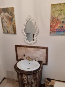 Wine House - Image 4