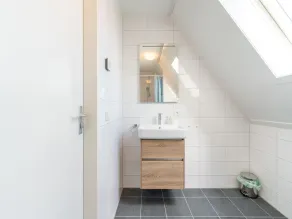Coastal Getaway w Sauna - Image 3