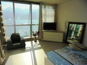 Frontlake Cristal Loft - Image 3