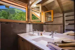 Chalet de lujo cerca del centro, sauna y spa privados, grandes espacios abiertos - Image 5