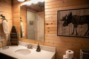 Moose Lodge- Oark Cabin Rentals - Image 3