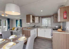 Spacious and luxurious 12ft-wide caravan with one double and two twin. - Image 4