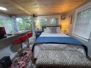 Cheerful Cottage Close to Everything 13 - Image 5