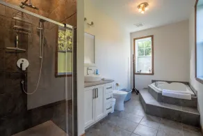Le Relais International - Chalet for large Group, 7 bedrooms, pool table, Golf - Image 4