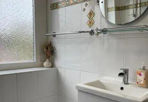 House Sleeps 6 with Garden and Parking - Image 3