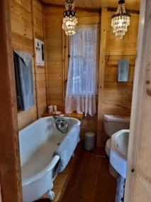 Waterfront Cottage, The Captains Cabin is a romantic, remote spot in the PNW. - Image 3