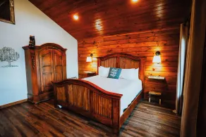 Firefly Treehouse - Starlight Haven - Image 4