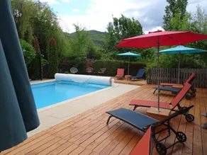 A sunny haven of peace with seasonal swimming pool - Image 5
