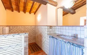 Stunning Home In Marliana - Image 3