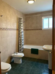 Wunderschöne geräumige Villa mit fantastischem Ausblick und privatem Schwimmbad - Image 2