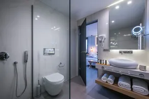 Lavris City Suites - Image 3
