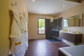 Dans La Nature - Four Bedroom Villa, Sleeps 8 - Image 3