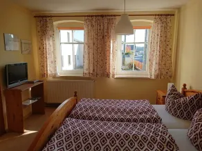 Huset til en familieferie med haver, pool og mange destinationer - Image 4