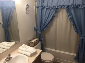 ** NY LISTERING ** 212-F Waterfront: 1 BR slpees 6 - Image 2