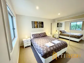 Beige & Beautiful - Close to ANU - Image 4